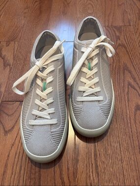 Rothy's Women’s Knit Sneakers in Light Beige with Green Accent